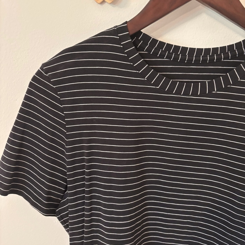 Lululemon - Love Curved-Hem Crewneck T-shirt Black and White Striped - Picture 2 of 8